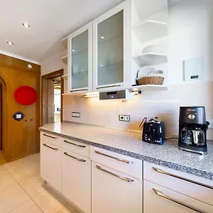  Apartment Schnitzerstube