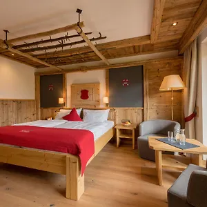 Groebl-alm Hotel